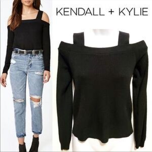 Kendall & Kylie size M Black Cropped Off-Shoulder Chunky Sweater